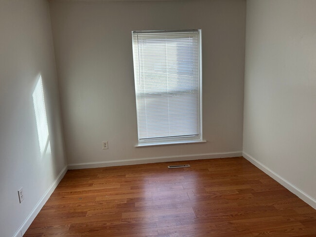 Building Photo - 218 Morning Dr