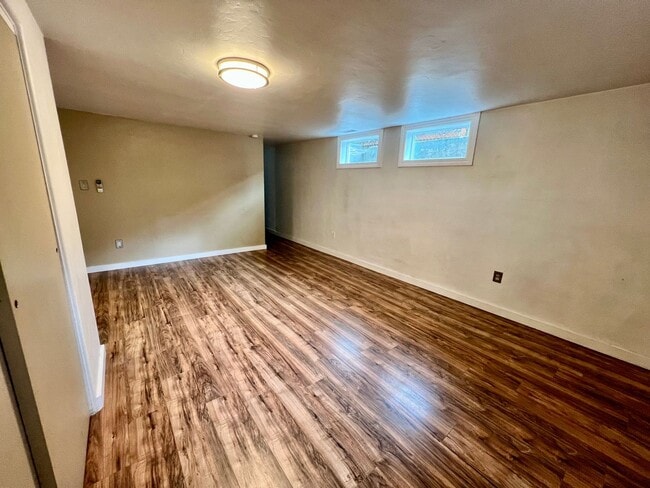 Building Photo - Johnson Triplex