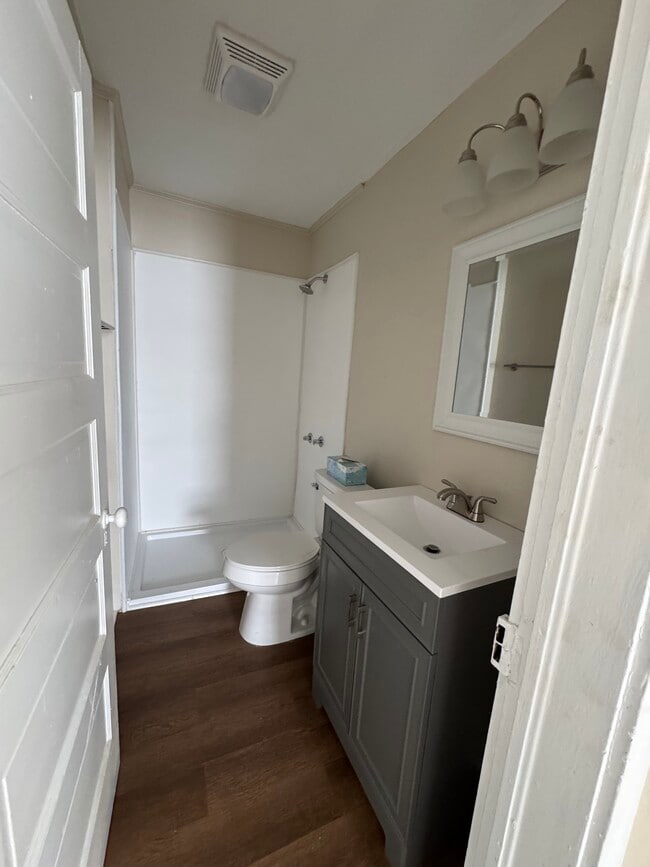 Building Photo - 207 W Mill St