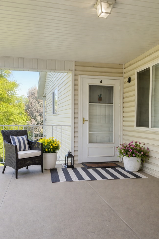 Building Photo - 2421 N 400 E D4