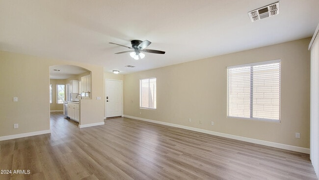 Foto del edificio - 3933 N 125th Dr