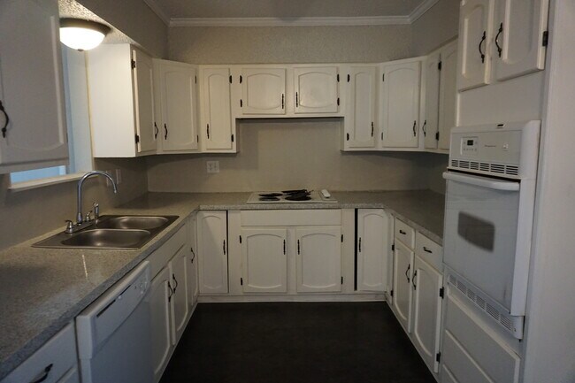 Foto del edificio - 1609 Sunnyside Ln
