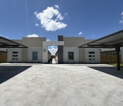 Building Photo - 1807 W Violet Dr