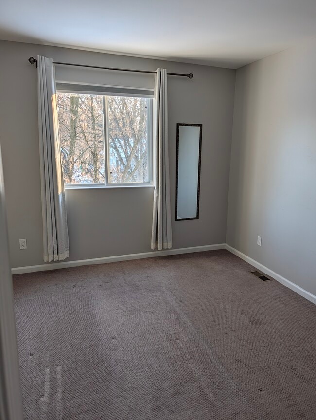 Building Photo - 634 Hancock Ct