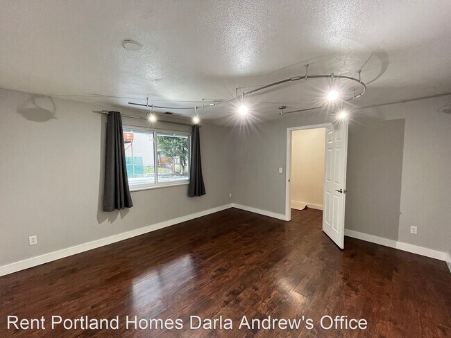 Foto del edificio - 3 br, 2 bath House - 10823 NE Siskiyou St