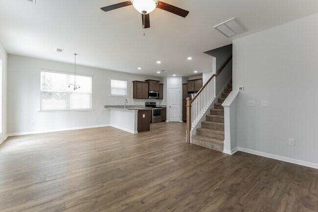 Building Photo - 200 Bosa Ln