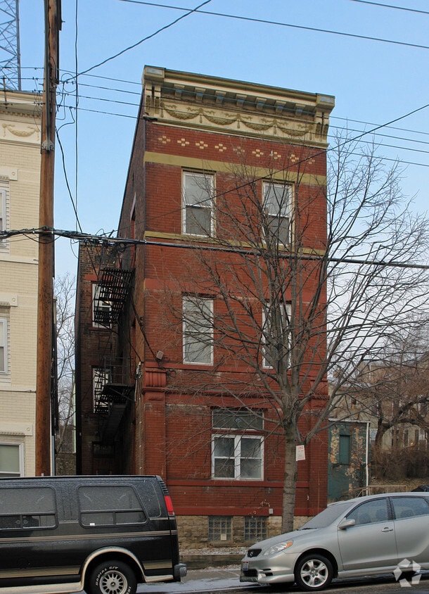 Building Photo - 2319 Clifton Ave