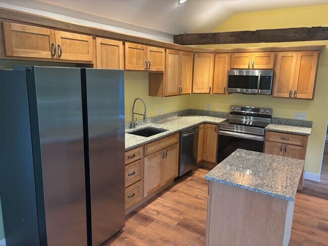 Building Photo - 9 1/2 Union St