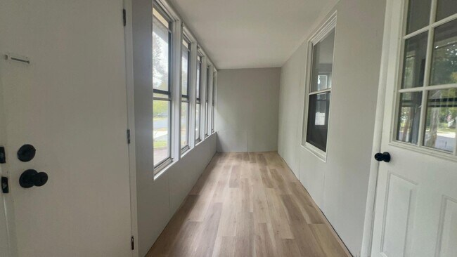 Foto del edificio - 409 E Maple Ave
