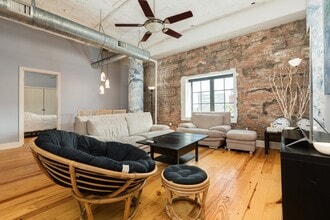 Building Photo - 104 Moody Ave