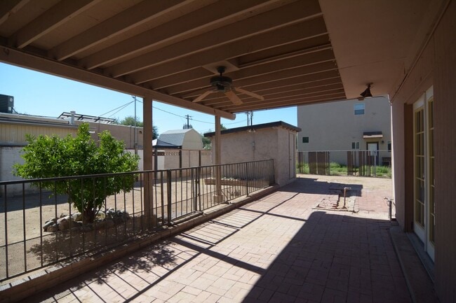 Foto del edificio - Charming 3 Bedroom 1 Bath Home! Great Cent...