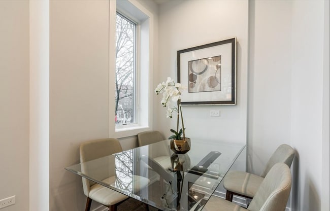 Building Photo - 4402 S Prairie Ave