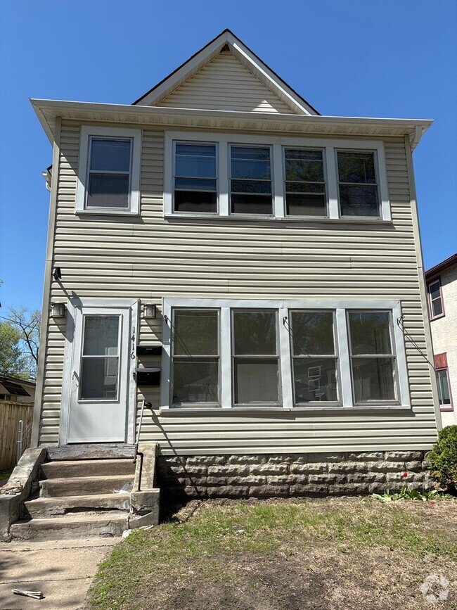 Building Photo - 1416 Grand St NE