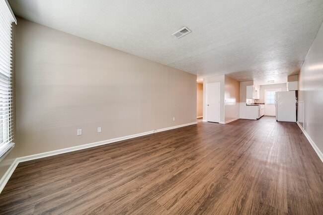 Foto del edificio - 1190 Meadowview Dr