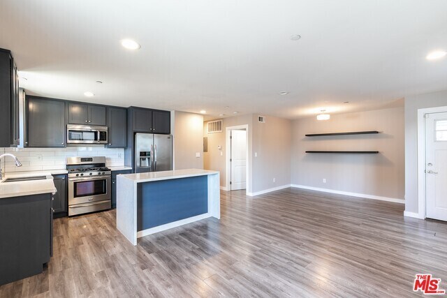 Foto principal - 221 N St Louis St