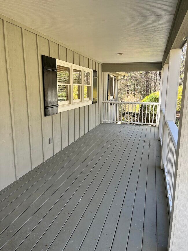 Building Photo - 35 Walking Stick Way-Saluda beauty near La...