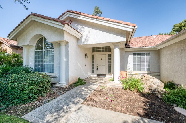 Foto del edificio - 1848 E Everglade Ave