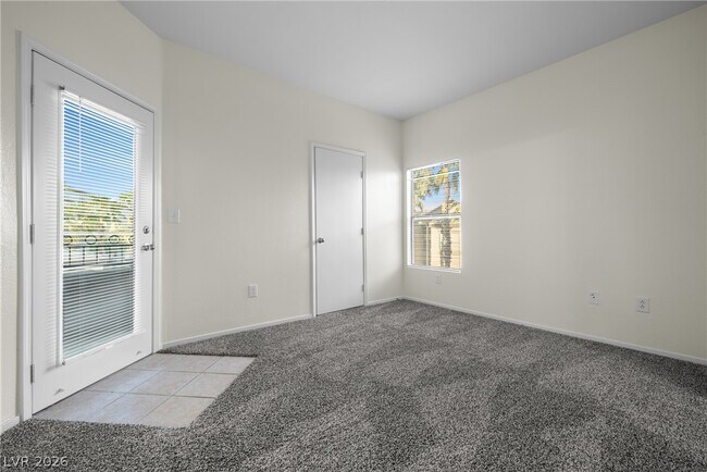 Foto del edificio - 8250 N Grand Canyon Dr