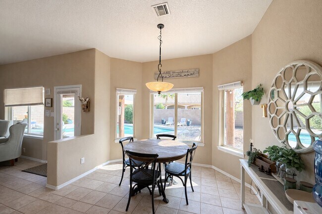 Foto del edificio - 10745 E 38th Ln