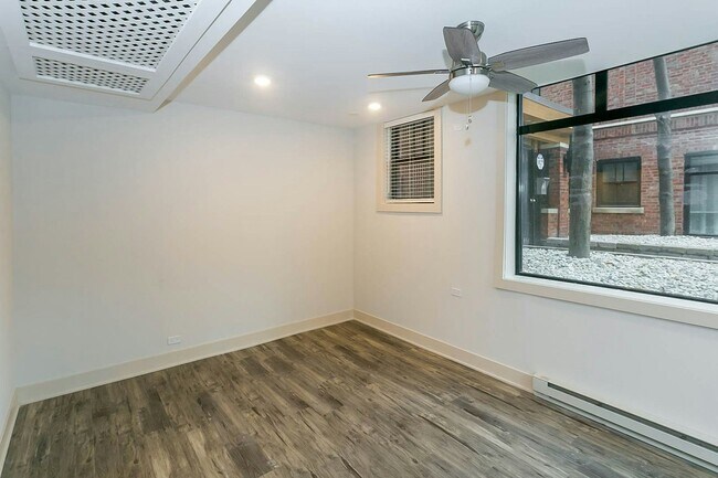 Foto del edificio - 6385 W Arlington Pl