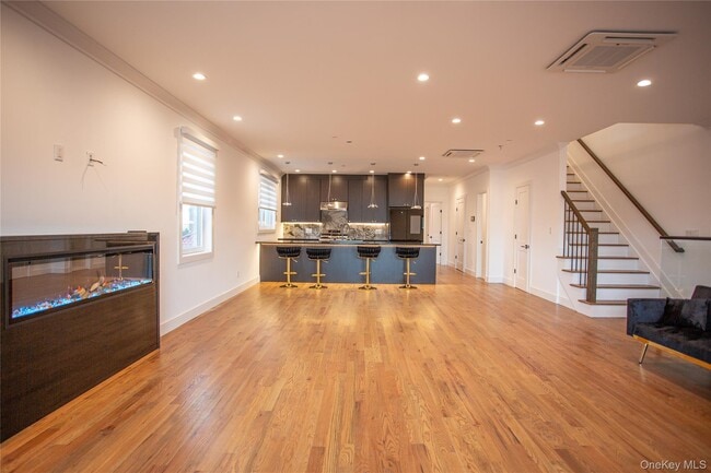 Building Photo - 622 W Penn St