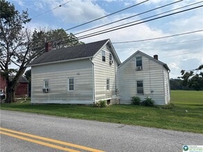 Building Photo - 654 Youngs Hill Rd