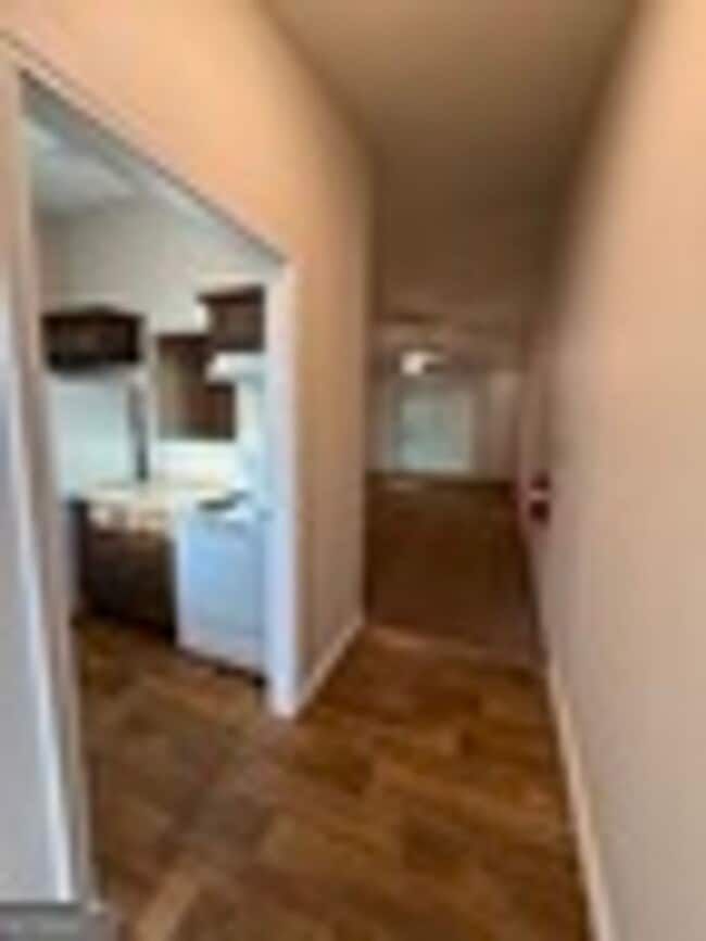 Building Photo - 408/410 Lawnwood Ct