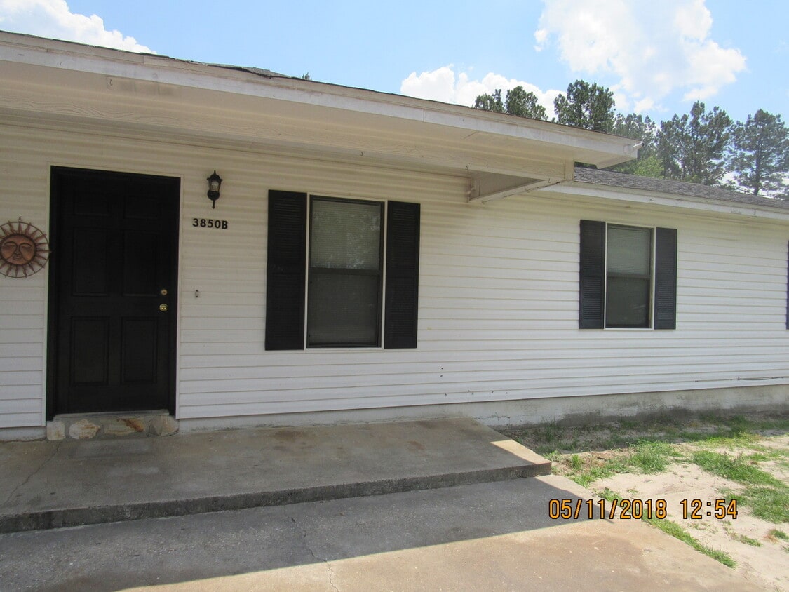 3850 Manor Ct Unit 3850B, Valdosta, GA 31605 Room for Rent in