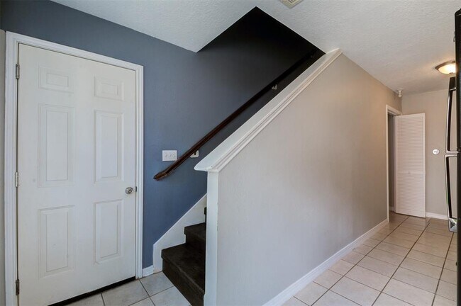 Building Photo - 3913 Edison St