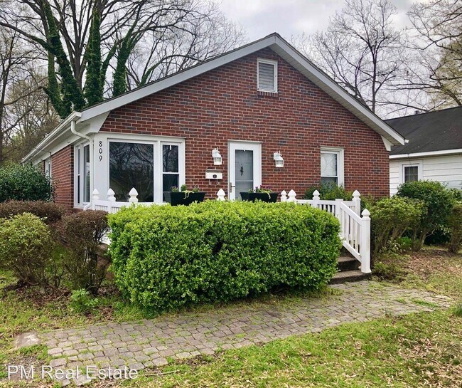 Foto del edificio - 2 br, 1 bath House - 809 Barnes Street