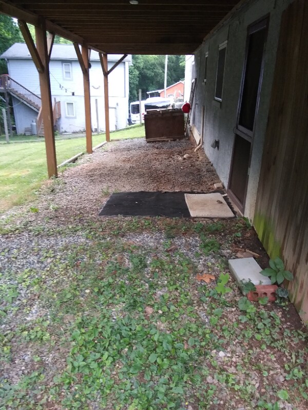 20 Iona Cir Unit 2, Asheville, NC 28806 Room for Rent in Asheville