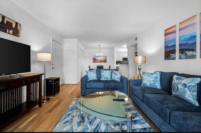 Foto del edificio - 2905 Burch Ave