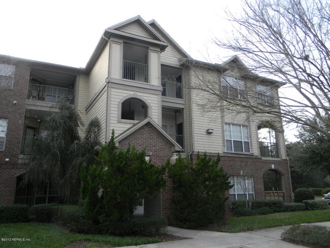 Building Photo - 7800 Point Meadows Dr