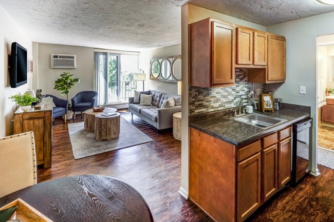 Building Photo - Solon Club Apartment Homes