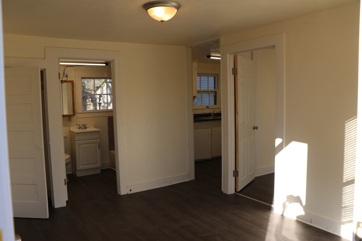 617 E Borden St Unit 617, Sinton, TX 78387 Apartments in Sinton, TX