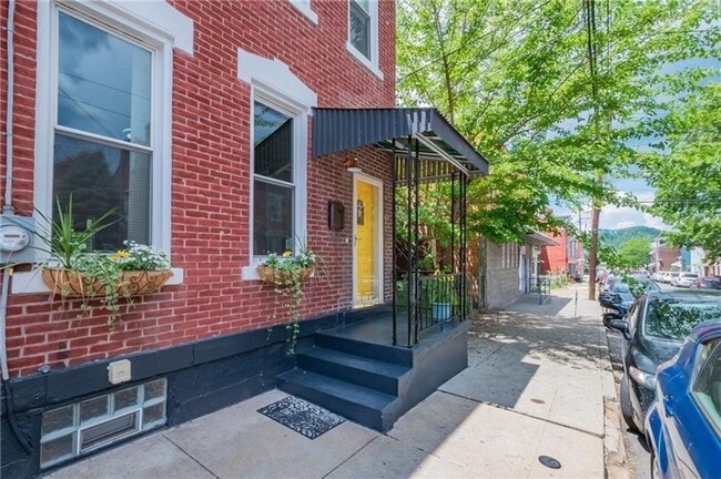 Photo - Lawrenceville - 2 BR Single Family Home, Air Condition, Hardwood Floors!