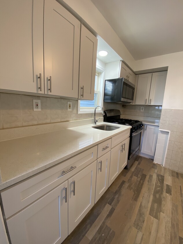 Kitchen - 610 Frank E Rodgers Blvd N