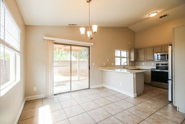Foto del edificio - 5802 S 54th Ln