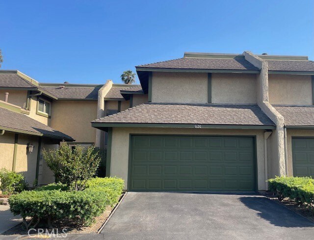 Primary Photo - 1620 Silver Maple Dr