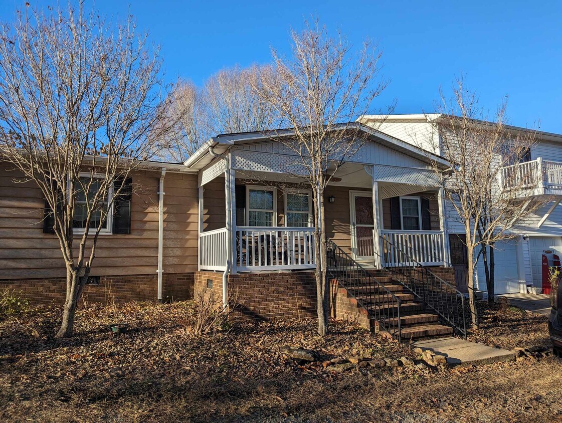 Primary Photo - 1705 Brown Rd