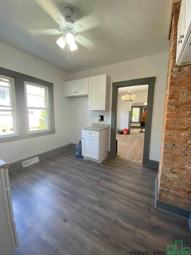 2054 W 91st St Unit Up, Cleveland, OH 44102 Condo for Rent in Cleveland, OH