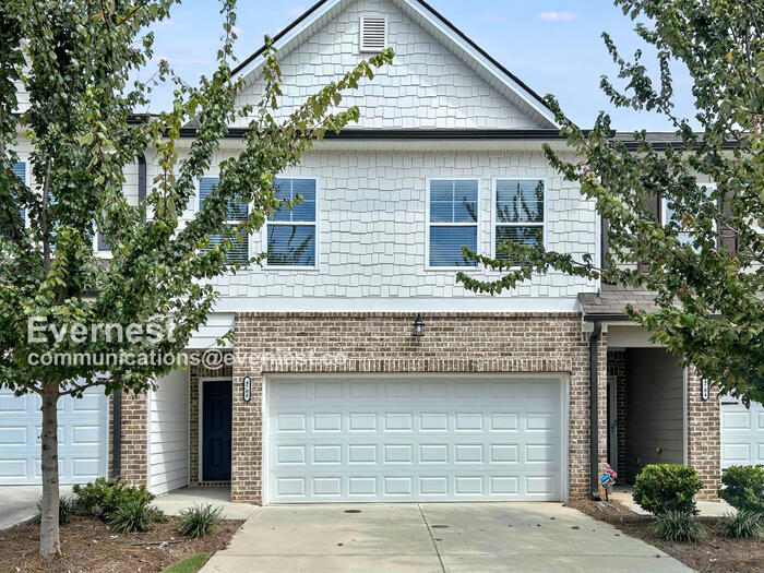 Foto principal - 4708 Fairfax Dr