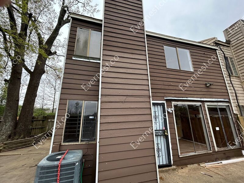 Primary Photo - 3474 High Bridge Dr