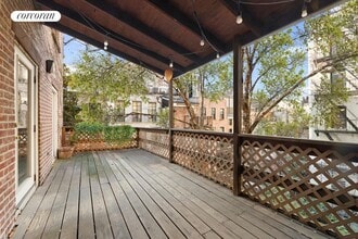 Building Photo - 37 Bank St