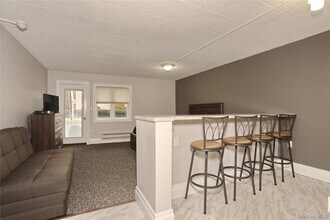 Building Photo - 30 US-9W