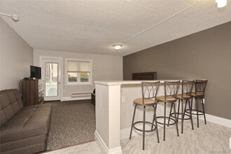 Building Photo - 30 US-9W