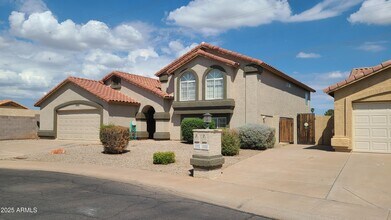 Building Photo - 1002 E Hearne Way