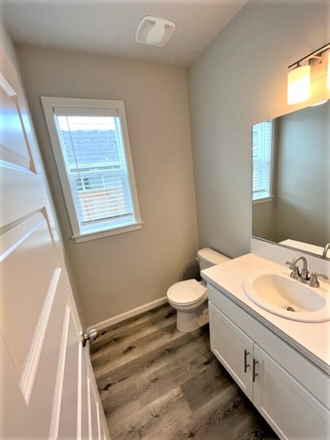 Foto del edificio - 4 Bedroom 2.5 Bath Home Carlton OR