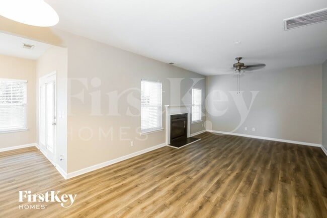 Building Photo - 11101 Dulin Creek Blvd