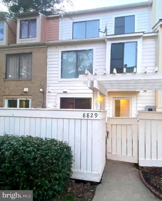 Foto del edificio - 8829 Welbeck Way
